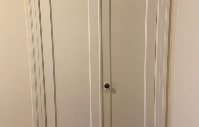 Studio, 1 bath, 275 sqft, $1,200, Unit 209