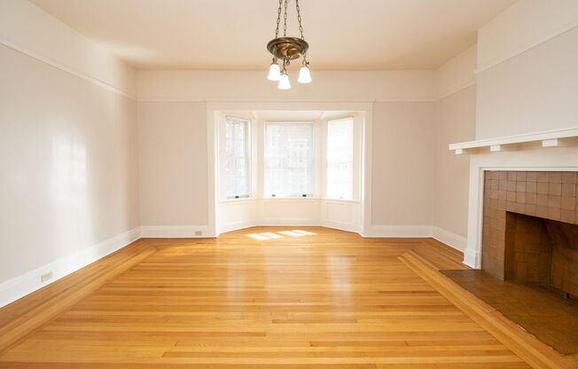 2 beds, 1 bath, 1,008 sqft, $2,400, Unit 21