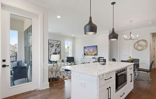6890 PEACHTREE DUNWOODY RD