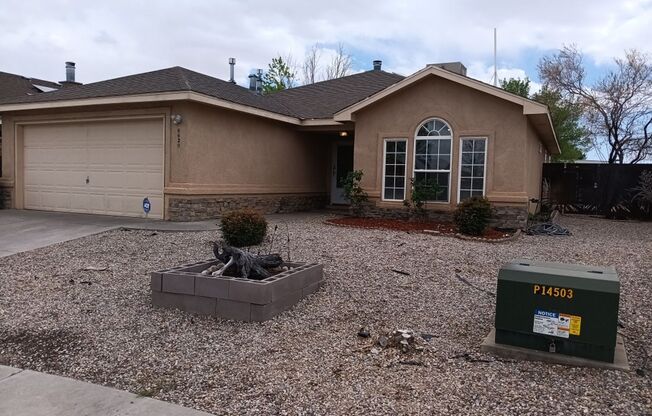Charming 3-Bedroom, 2-Bathroom home located in NW ABQ!!