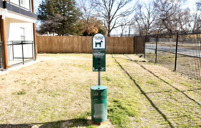 2 beds, 1 bath, 829 sqft, $975, Unit 40