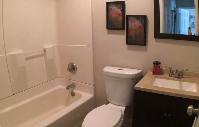 2 beds, 1 bath, 860 sqft, $1,315, Unit 254-4