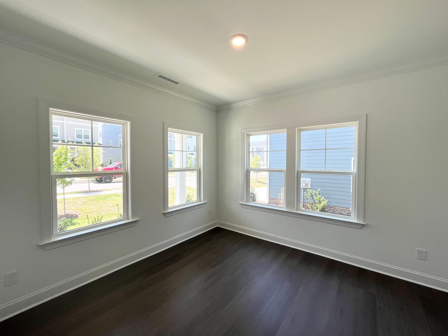 Spacious 5BD, 3BA Knightdale Home with Modern Amenities in Knightdale's Stoneriver Community
