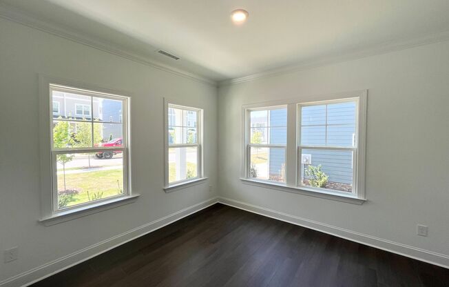 Spacious 5BD, 3BA Knightdale Home with Modern Amenities in Knightdale's Stoneriver Community
