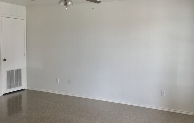 1 bed, 1 bath, $650, Unit Apt.5