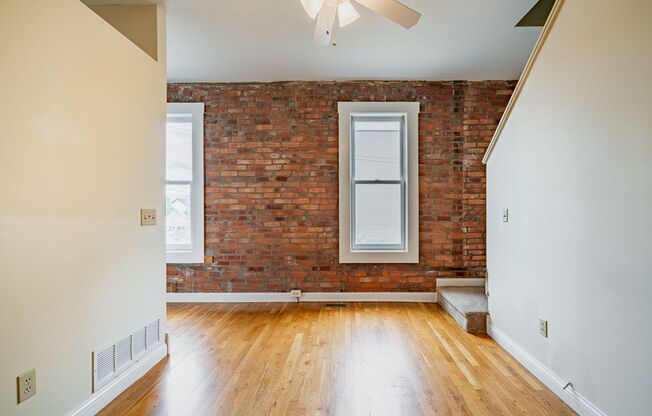 3 beds, 1.5 baths, $1,700, Unit 235 E. 3rd Ave