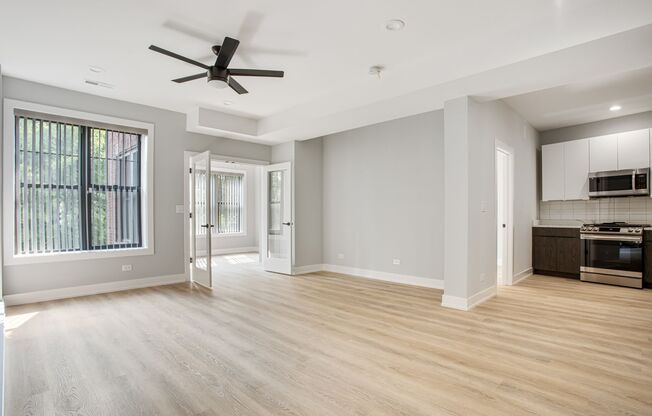 7642 48 N EASTLAKE TERRACE