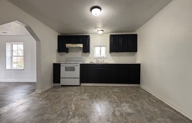 2 beds, 1 bath, $850