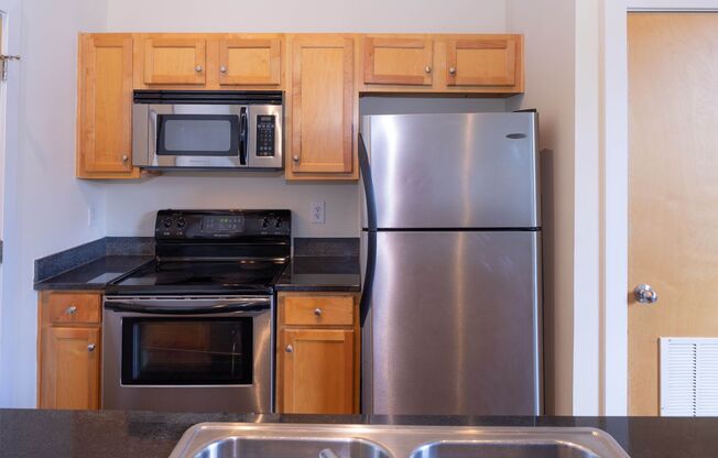 2 beds, 2 baths, 900 sqft, $1,750, Unit 206