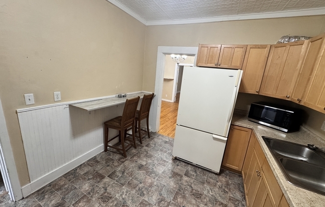 142 BAKER ST W
