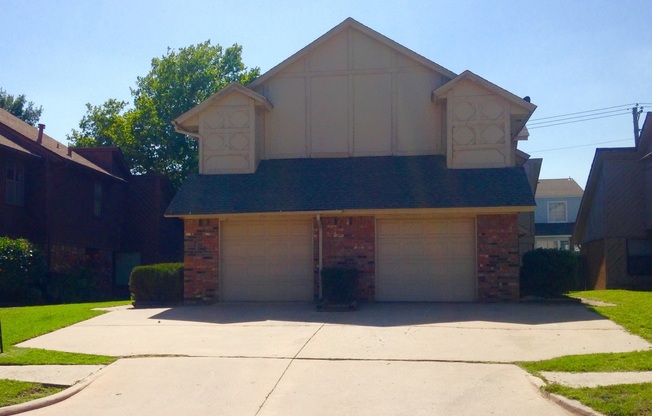 Westside Duplex for Lease near Sooner Mall!!!