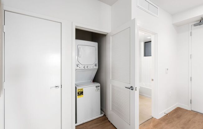 Punta Lara Apartments-Point Loma 1st Month rent Free