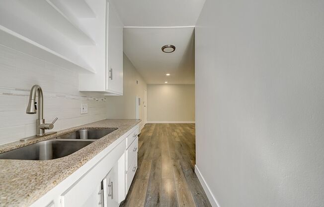 1 bed, 1 bath, 695 sqft, $1,598, Unit 19