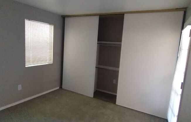 2 beds, 2 baths, 894 sqft, $1,200, Unit 44