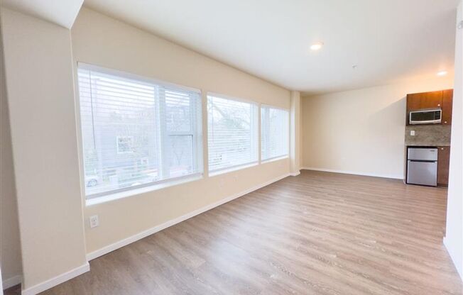 Studio, 1 bath, 186 sqft, $1,350, Unit 209