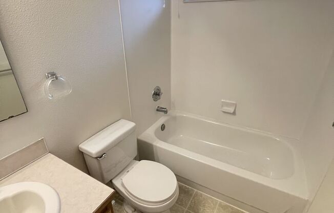 1 bed, 1 bath, 600 sqft, $1,400, Unit 209