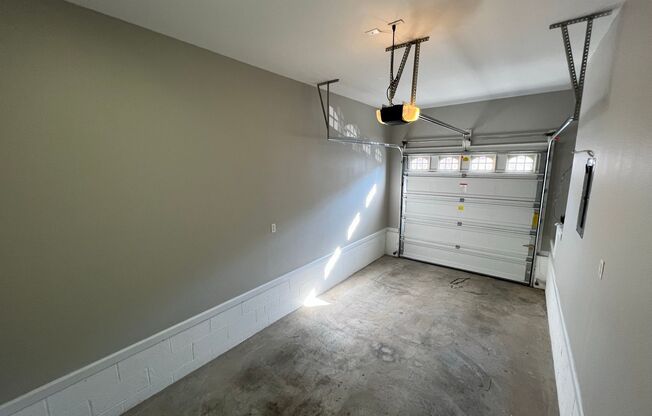 3 beds, 2.5 baths, 1,165 sqft, $1,895, Unit 831