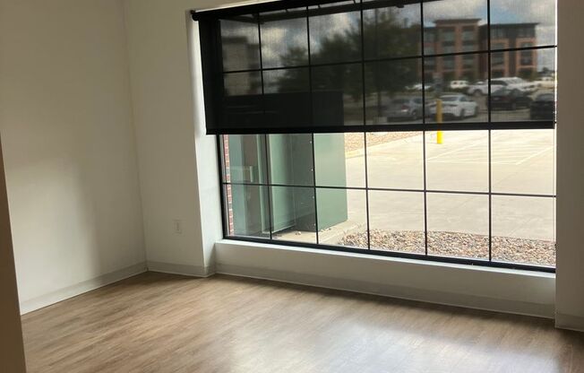 1 bed, 1 bath, 745 sqft, $1,300, Unit 101