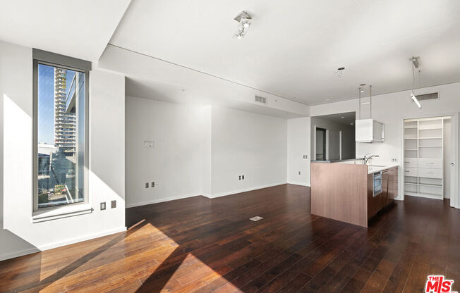 1 bed, 1.5 baths, 1,120 sqft, $4,000, Unit 1103