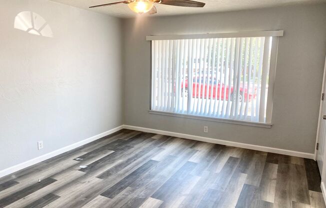 3415-3417 E Terrace Ave