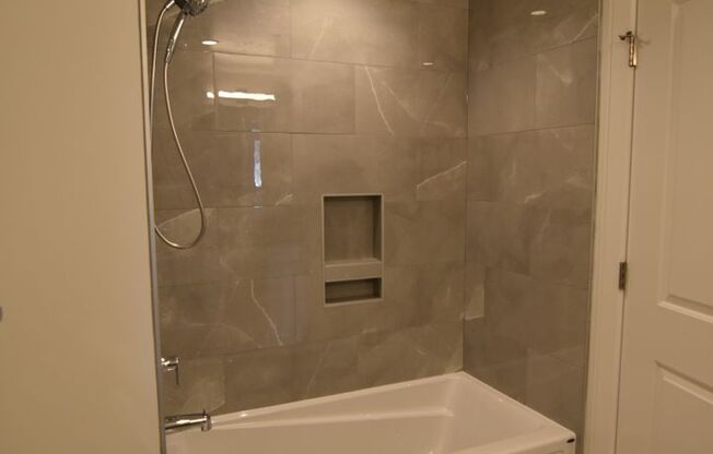 1 bed, 1 bath, 642 sqft, $3,160, Unit 3833-218