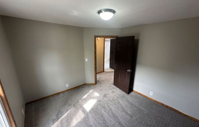 3 beds, 1 bath, $1,395