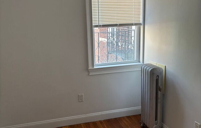 2 beds, 2 baths, 690 sqft, $2,400, Unit 109 Summer #116