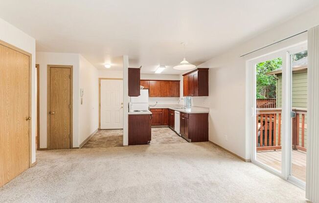 3 beds, 2 baths, 1,018 sqft, $1,995, Unit 10