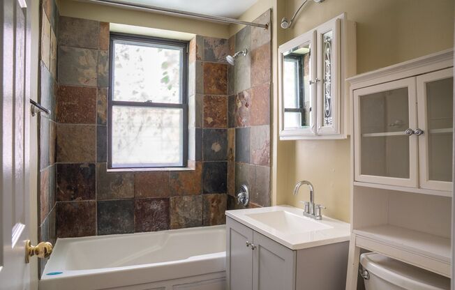 1 bed, 1 bath, 450 sqft, $1,625, Unit 4715-3 GDN