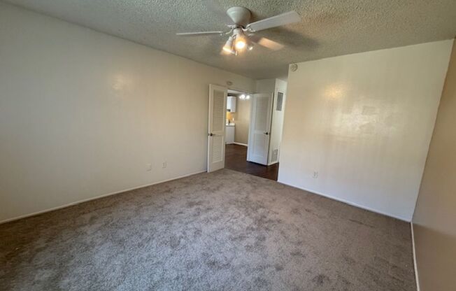 1 bed, 1 bath, 716 sqft, $2,100, Unit F006