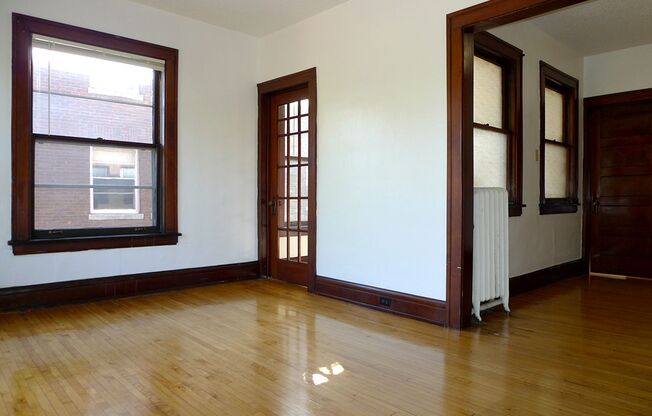 1 bed, 1 bath, 410 sqft, $960, Unit 22 - 12