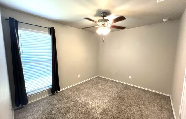 Pre-leasing 1 bedroom of this beautiful Milwaukee Ridge property.