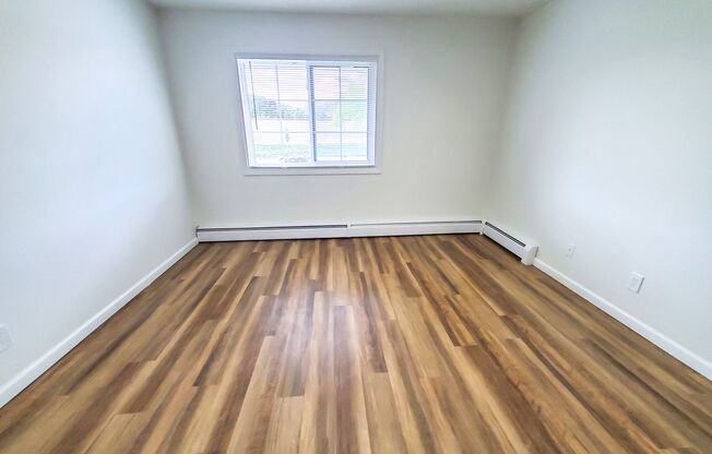 2 beds, 1 bath, 1,027 sqft, $1,299, Unit 5-207