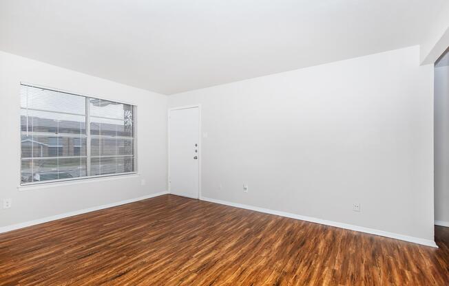 3 beds, 1.5 baths, 1,125 sqft, $1,495