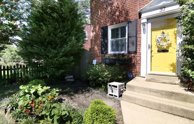 2 beds, 2 baths, $3,250