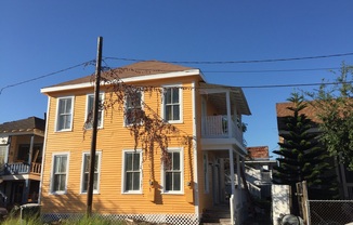 Comfortable 2 bedroom house in Galveston