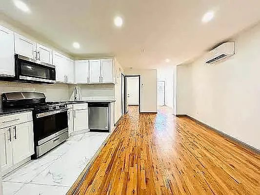 241 FOUNTAIN AVE