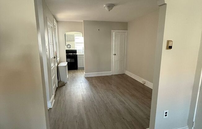 Newly Renovated 3BR with Front Porch Available Oxford Circle Area!