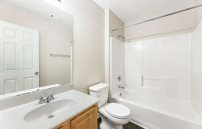 1 bed, 1 bath, 860 sqft, $1,325, Unit E-8