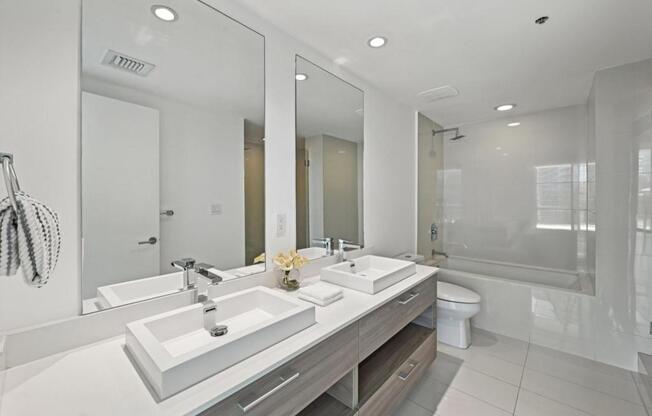 3 beds, 2 baths, 1,154 sqft, $6,000, Unit # 1706