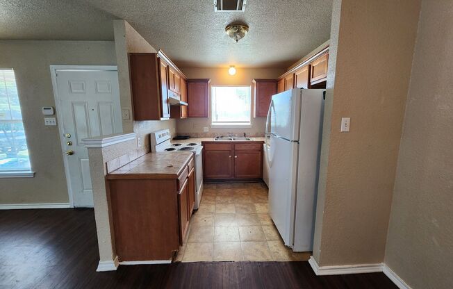Roomy 3 Bedroom Duplex In South Fort Worth