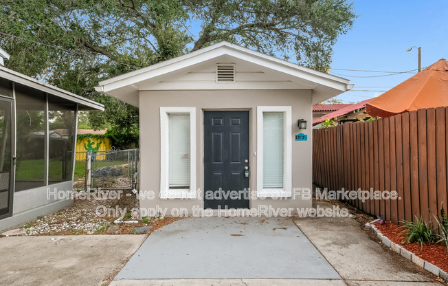 1203 1/2 SHERIDAN RD