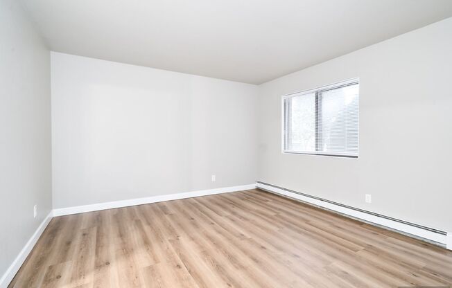 1 bed, 1 bath, 950 sqft, $1,149, Unit 213