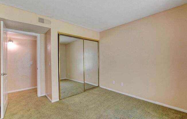 3 beds, 2 baths, $1,520, Unit # 1039