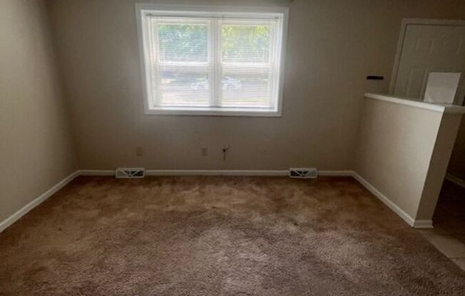 457 WOODVIEW DR