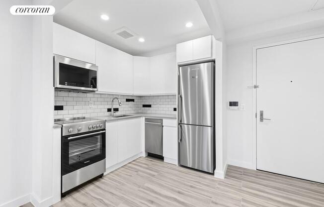 152 W 140 ST