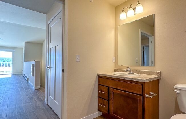 3 beds, 2 baths, 1,186 sqft, $1,595, Unit AT 715-50