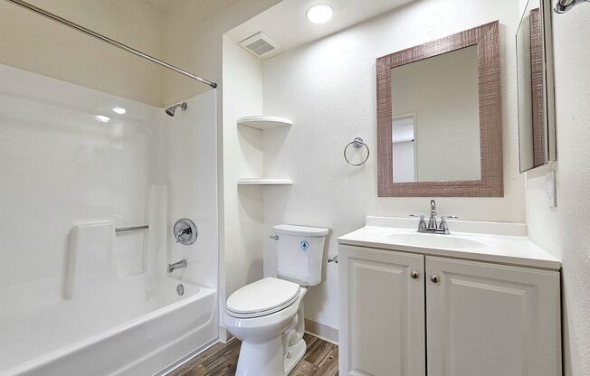 2 beds, 2 baths, 925 sqft, $1,995, Unit 102