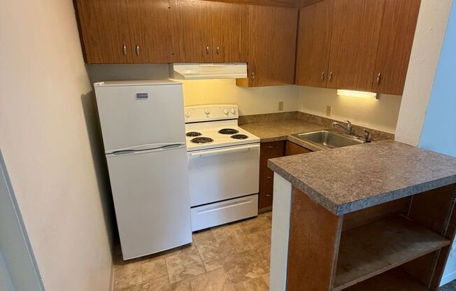 2 beds, 1 bath, $1,545, Unit 19