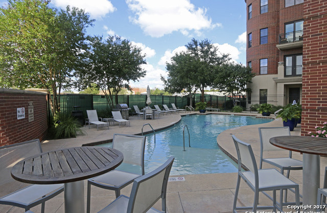 1 bed, 1 bath, $2,050, Unit # 301